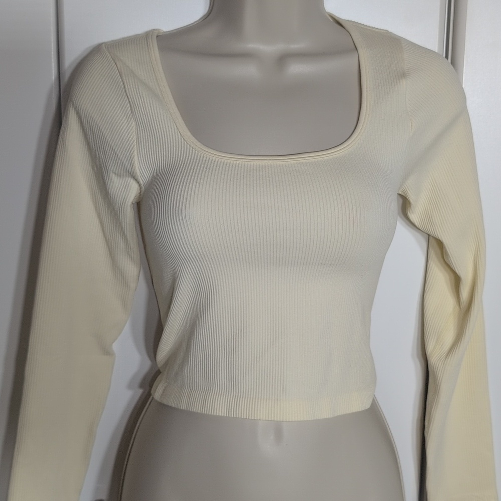 OQQ Women's Crop Tops Long Sleeve Size Small Soft Yellow NWOT